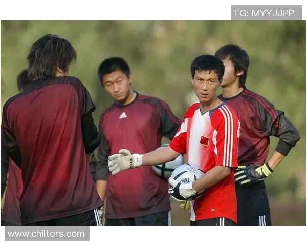 中国足球传奇球星区楚良：从守门员到足球名宿的辉煌历程