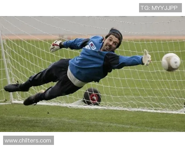 变身足球巨星布冯的传奇之路从青涩少年到守门员神话 变身足球巨星布冯的传奇之路从青涩少年到守门员神话